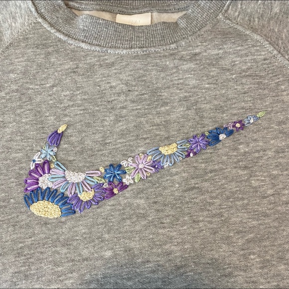 Custom Nike Hand Embroidered Sweatshirt/Hoodie - Picture 2 of 4